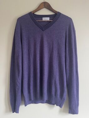 100% Cashmere V-Neck Sweater in Dusty Purple